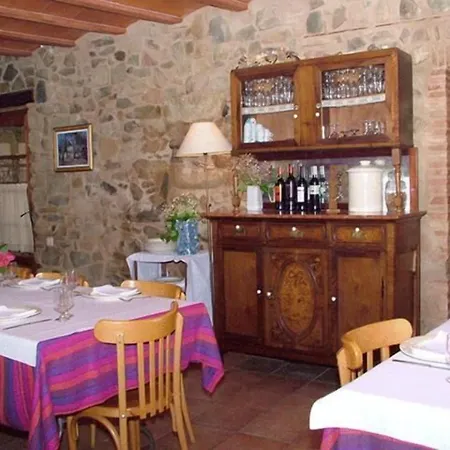 Les Velles Escoles Πανσιόν Les Irles